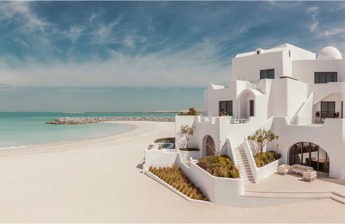 Greek Serenity Meets Arabian Shores/Inside Anantara Santorini’s New Wave of Wellness